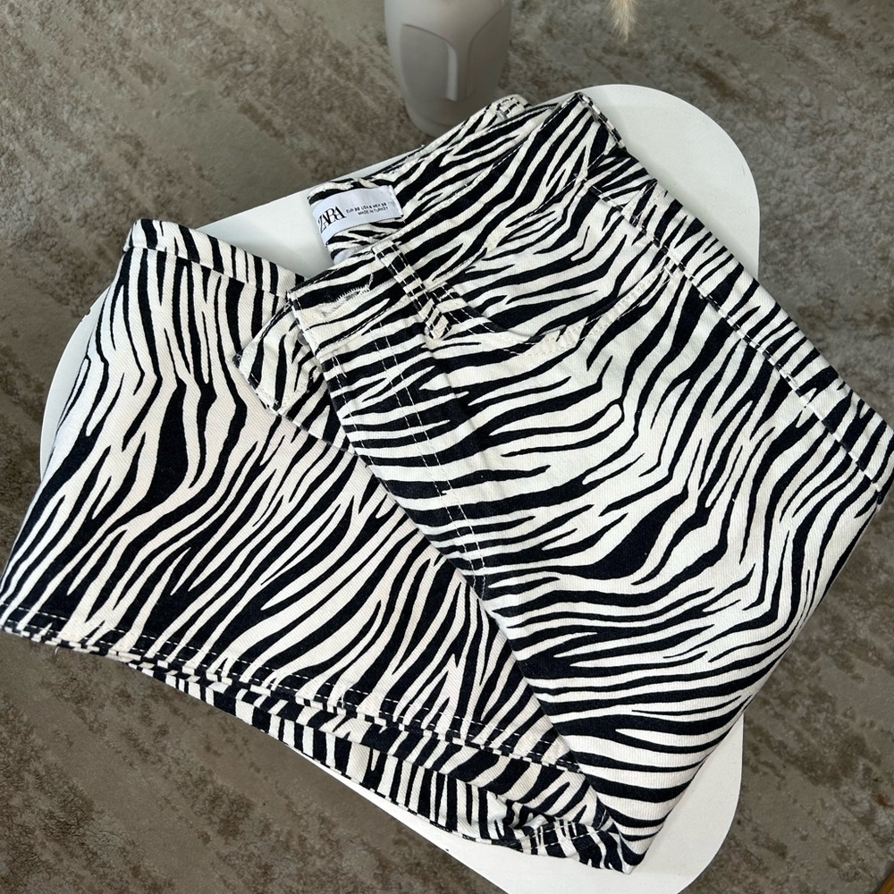 Zara White and black jeans